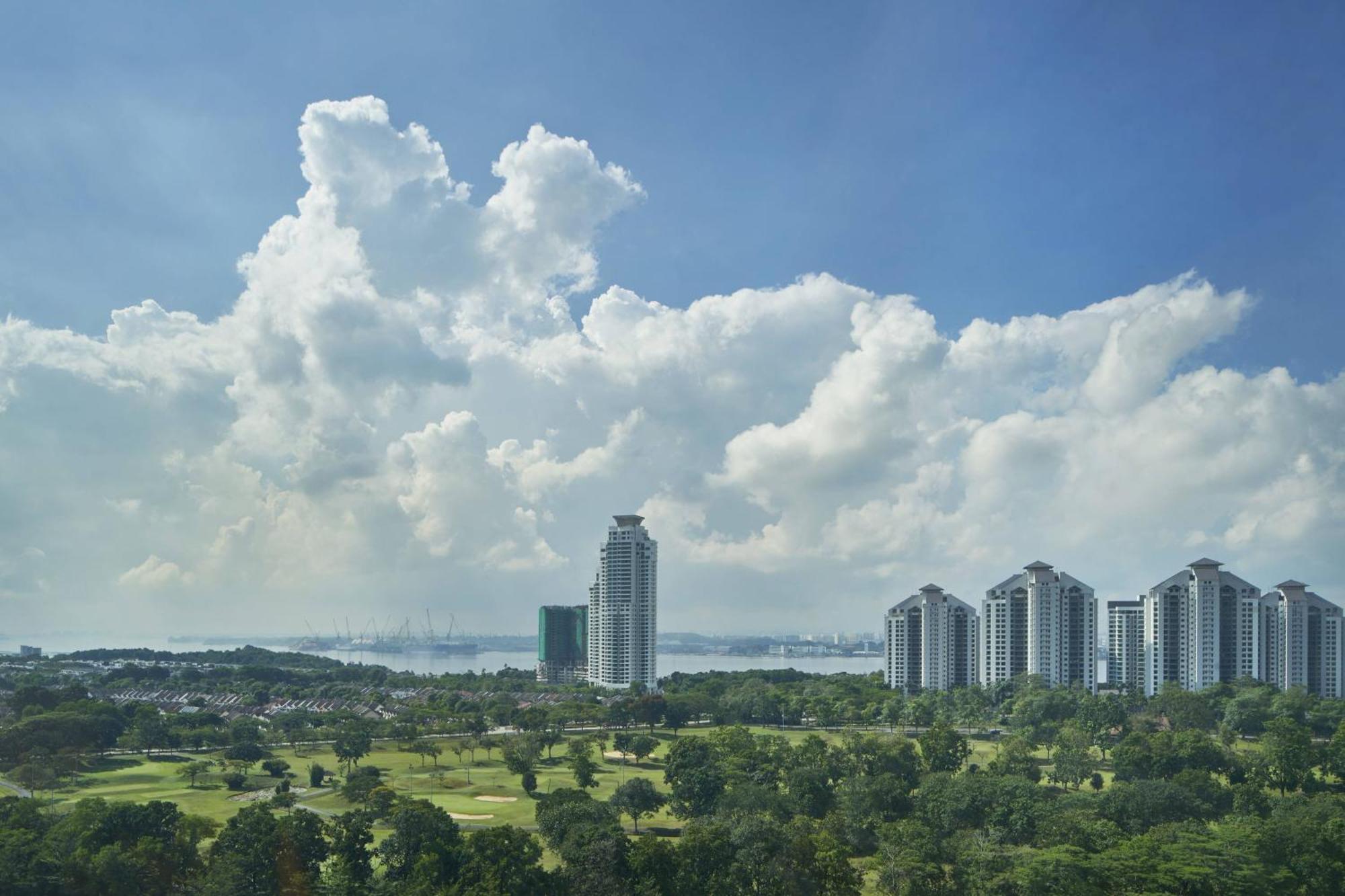 Renaissance Johor Bahru Hotel Exterior photo View of the residential area