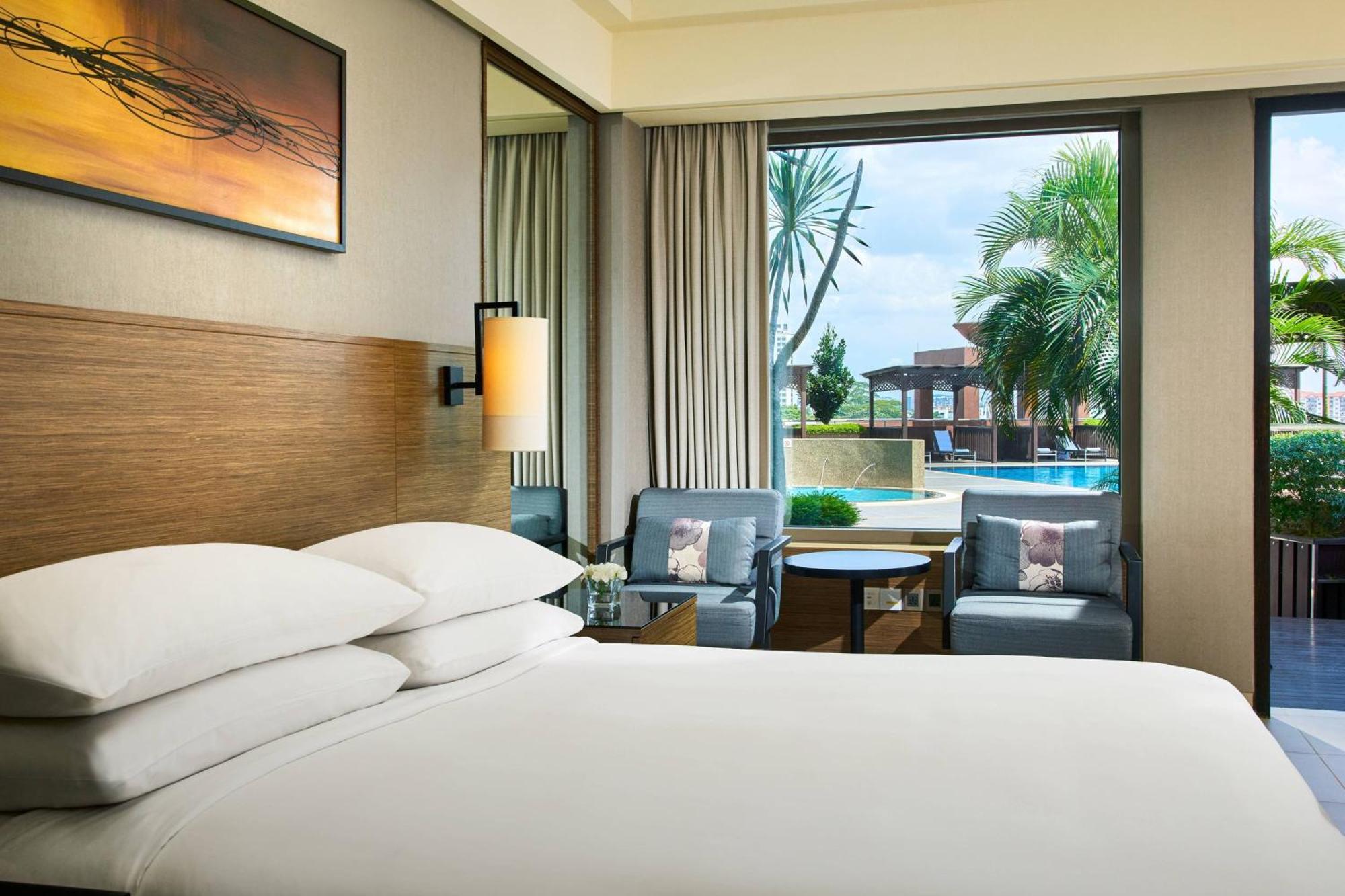 Renaissance Johor Bahru Hotel Exterior photo Deluxe Pool Access
